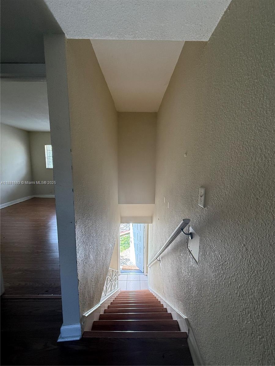 TOWNHOUSES OF PLANTATION - Residential