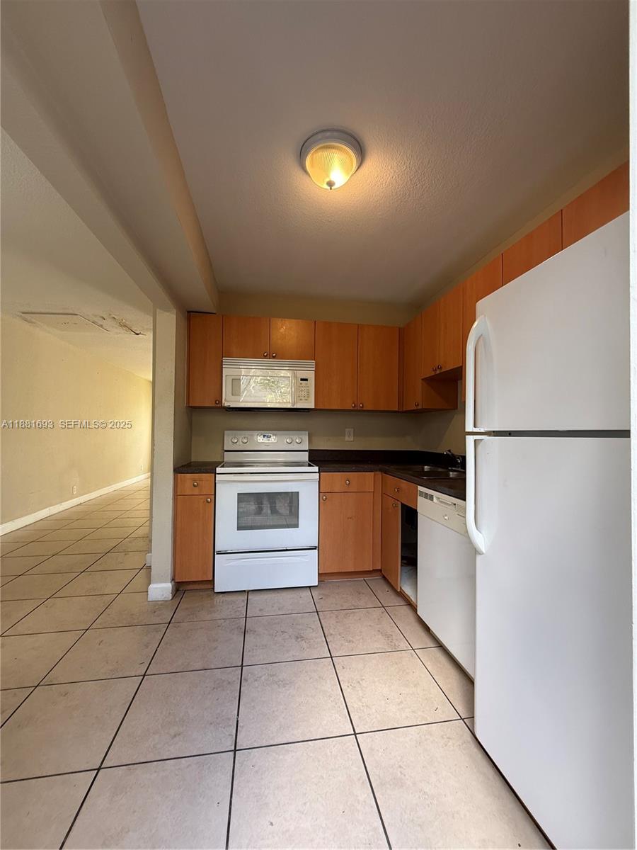 TOWNHOUSES OF PLANTATION - Residential