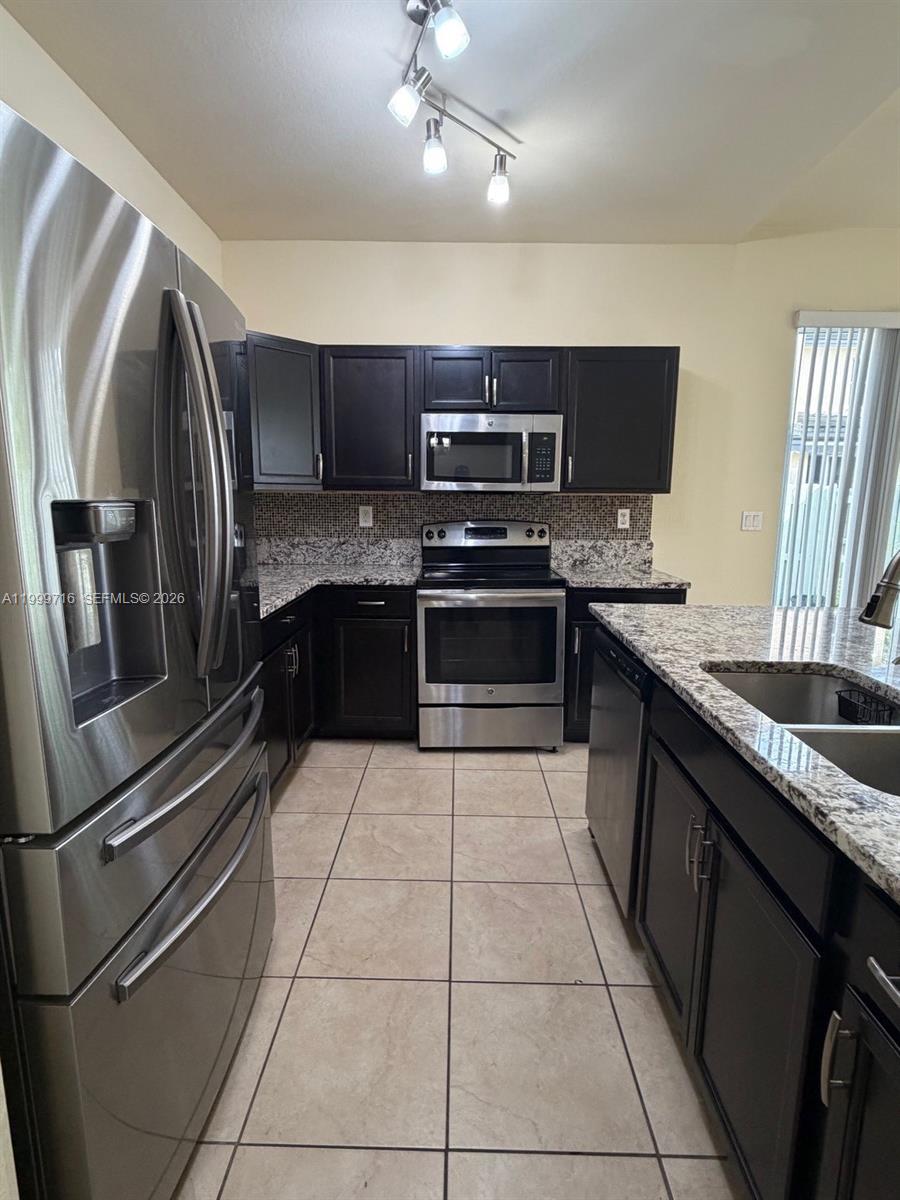 FIJI CONDO NO 1 - Residential