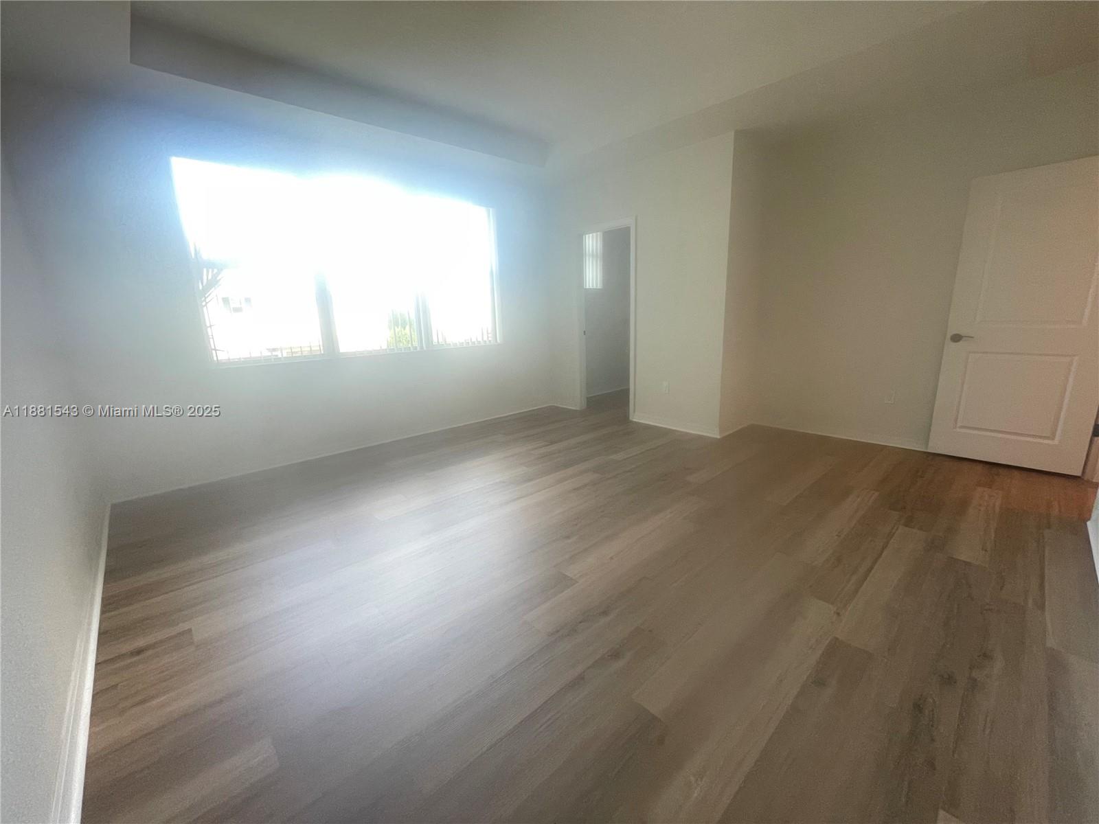 HILLCREST COUNTRY CLUB SO - Residential Lease