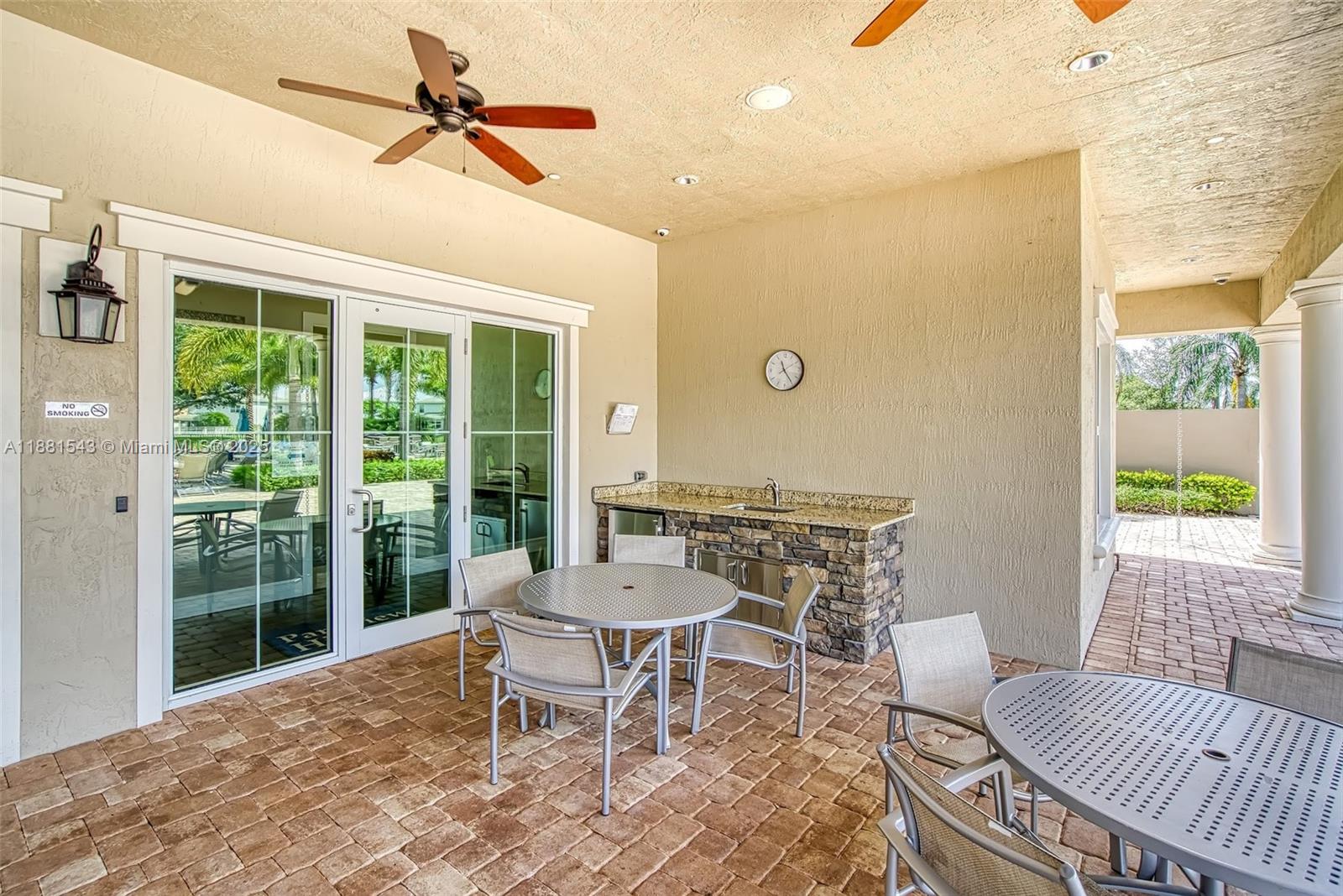 HILLCREST COUNTRY CLUB SO - Residential Lease