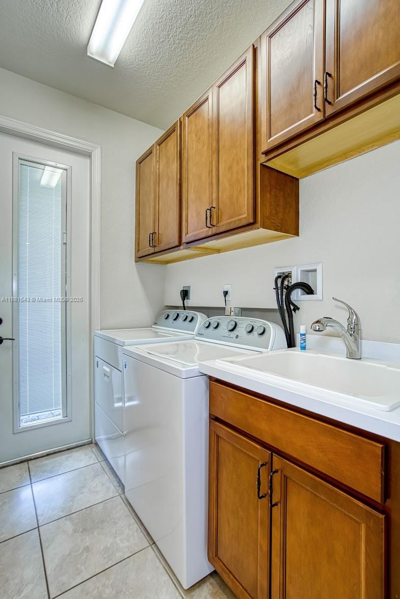 HILLCREST COUNTRY CLUB SO - Residential Lease