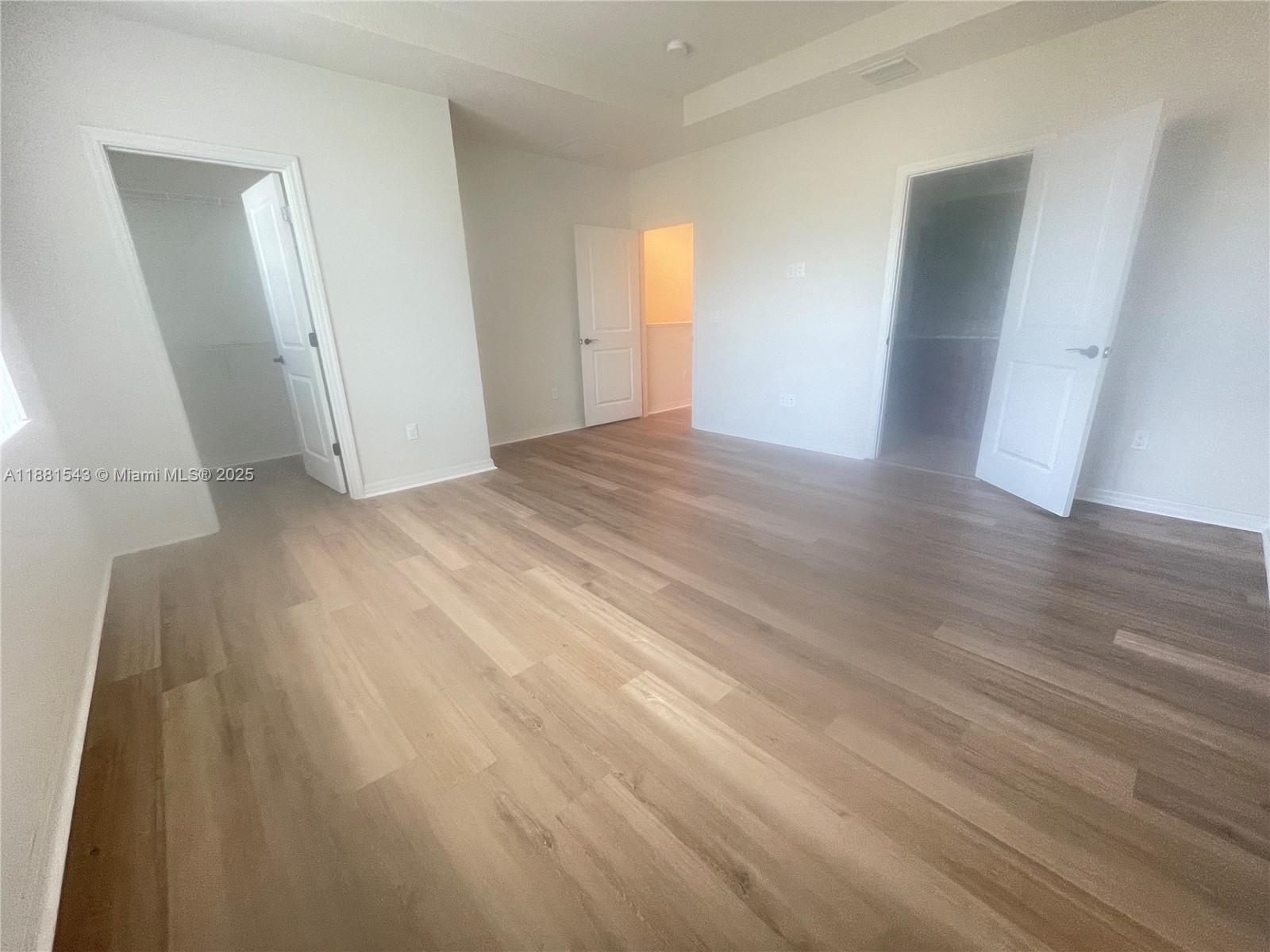 HILLCREST COUNTRY CLUB SO - Residential Lease