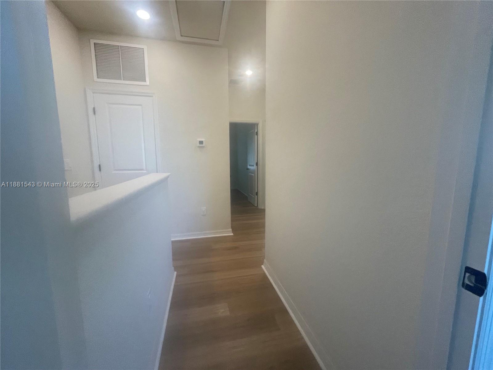 HILLCREST COUNTRY CLUB SO - Residential Lease