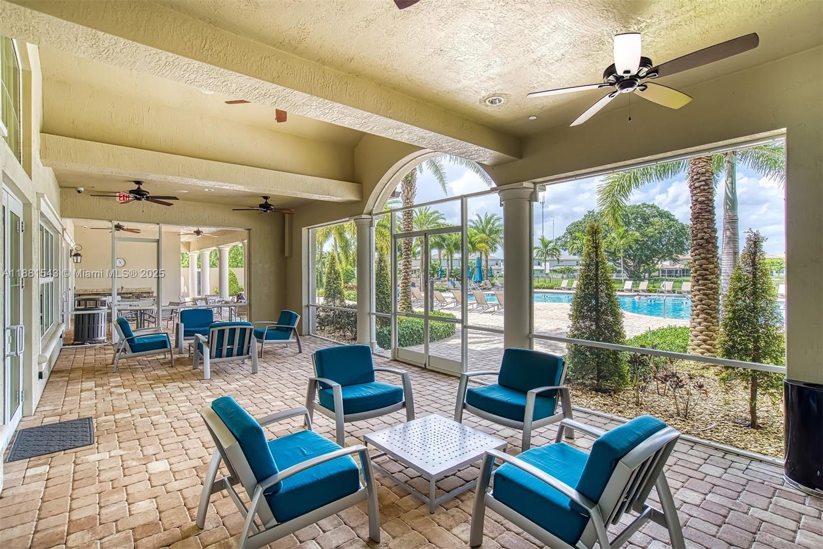 HILLCREST COUNTRY CLUB SO - Residential Lease