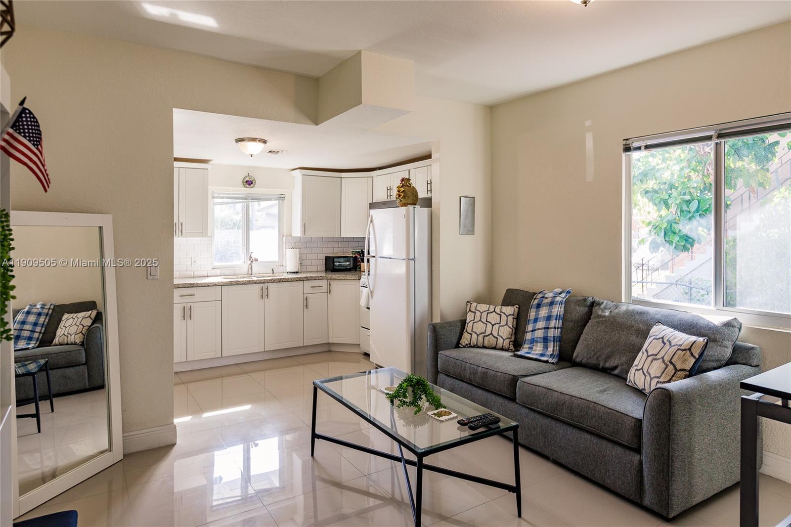 LAWRENCE ESTATES LAND COS - Residential Lease