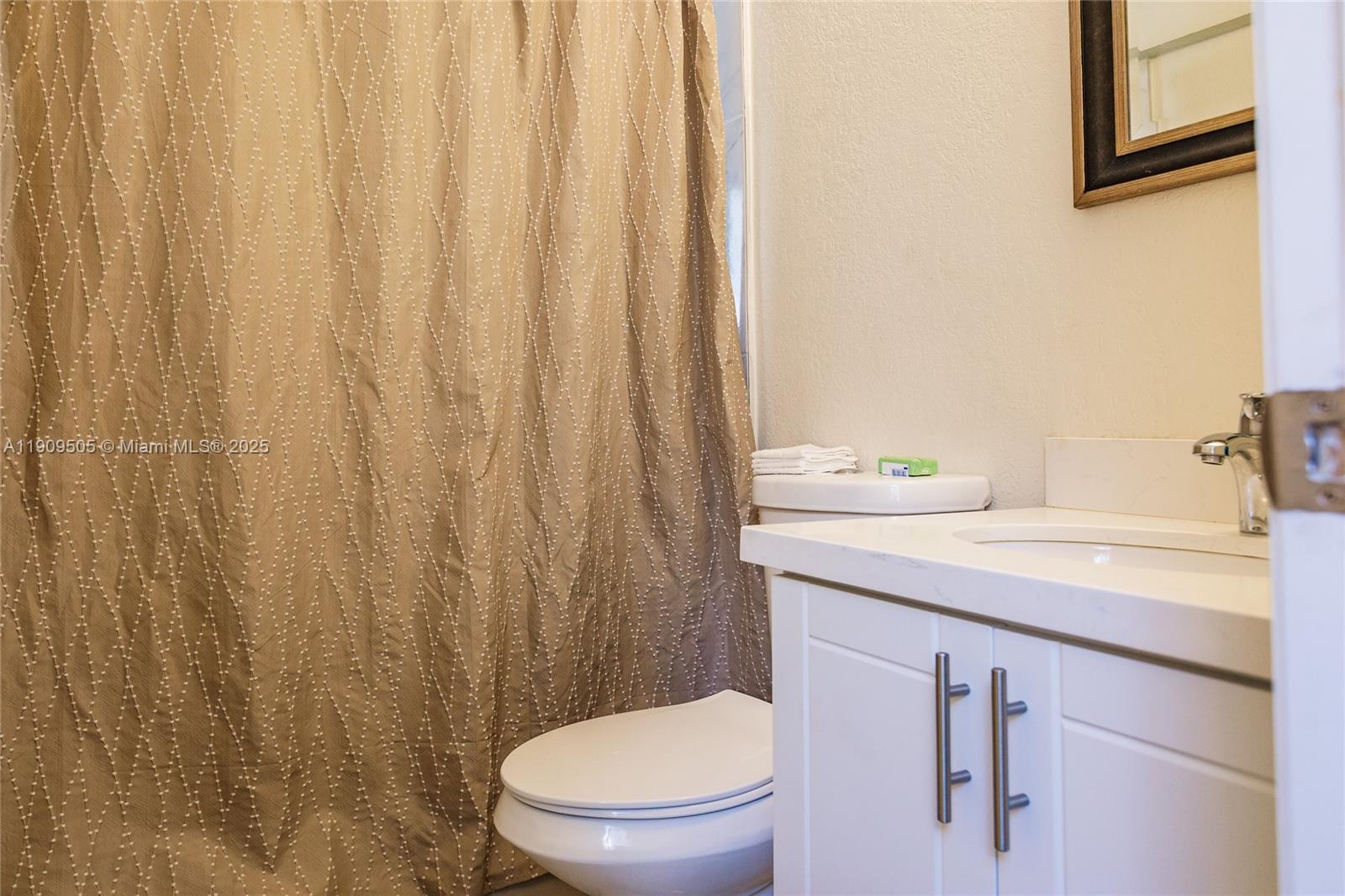 LAWRENCE ESTATES LAND COS - Residential Lease