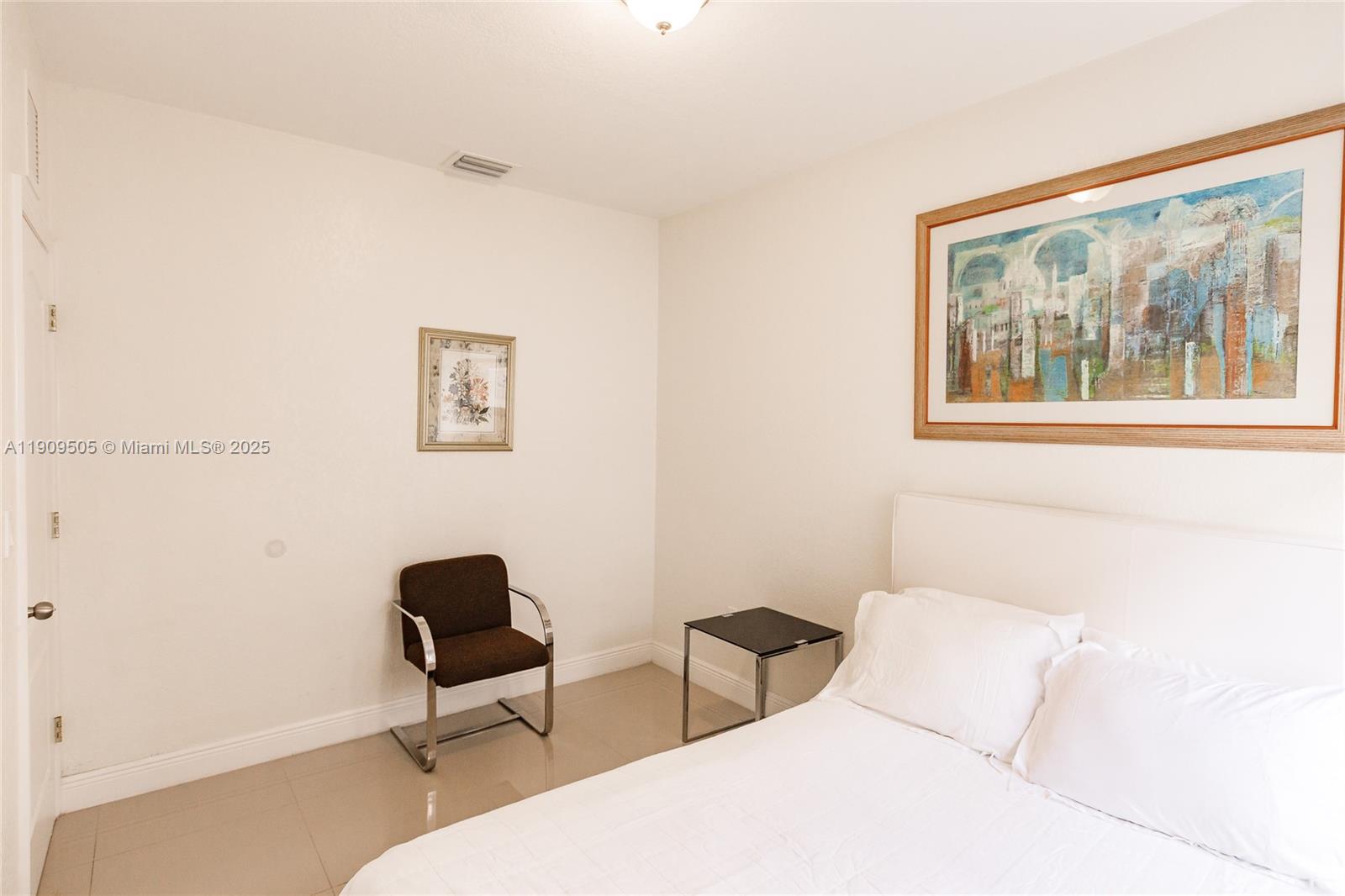 LAWRENCE ESTATES LAND COS - Residential Lease