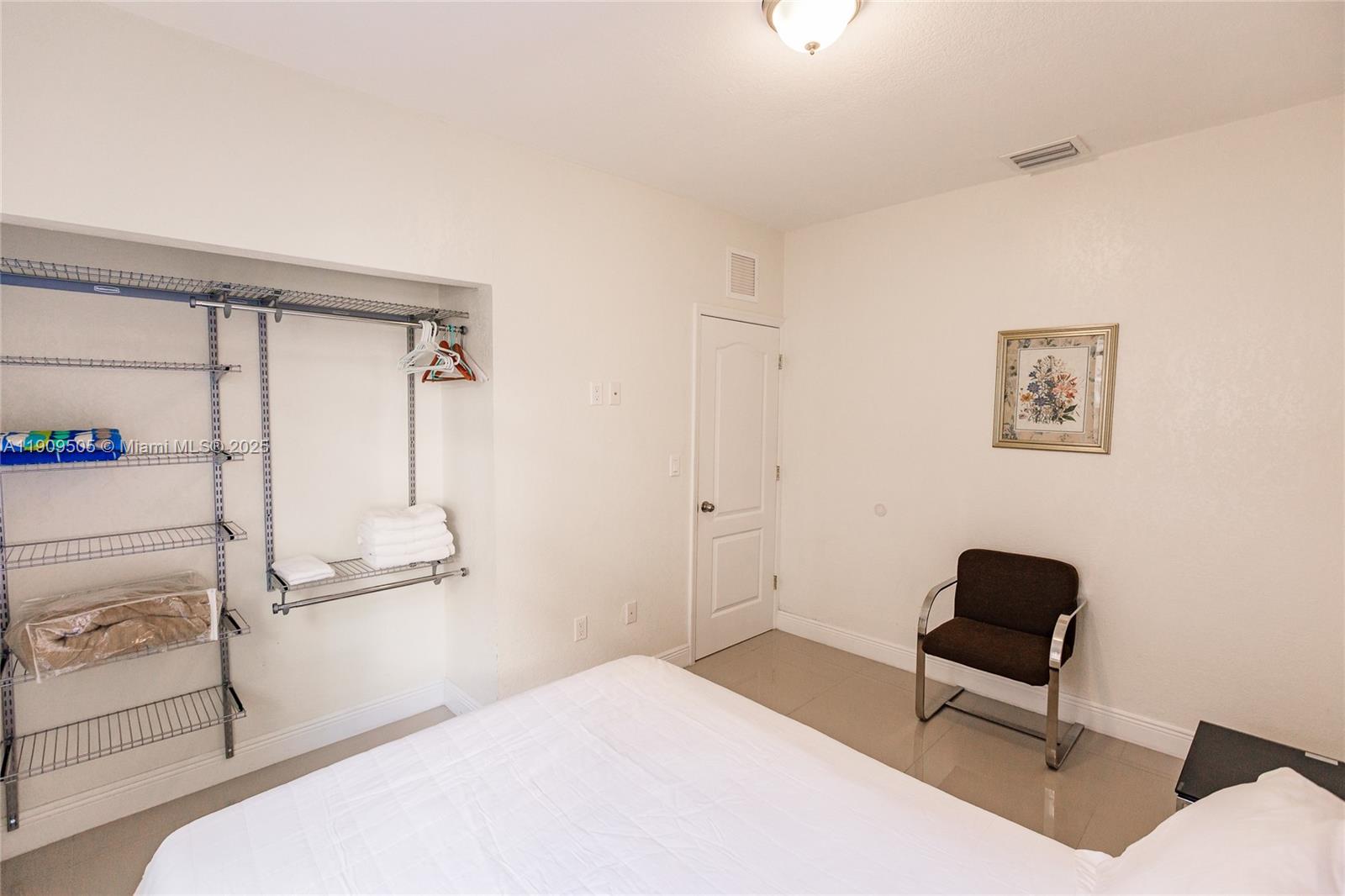 LAWRENCE ESTATES LAND COS - Residential Lease