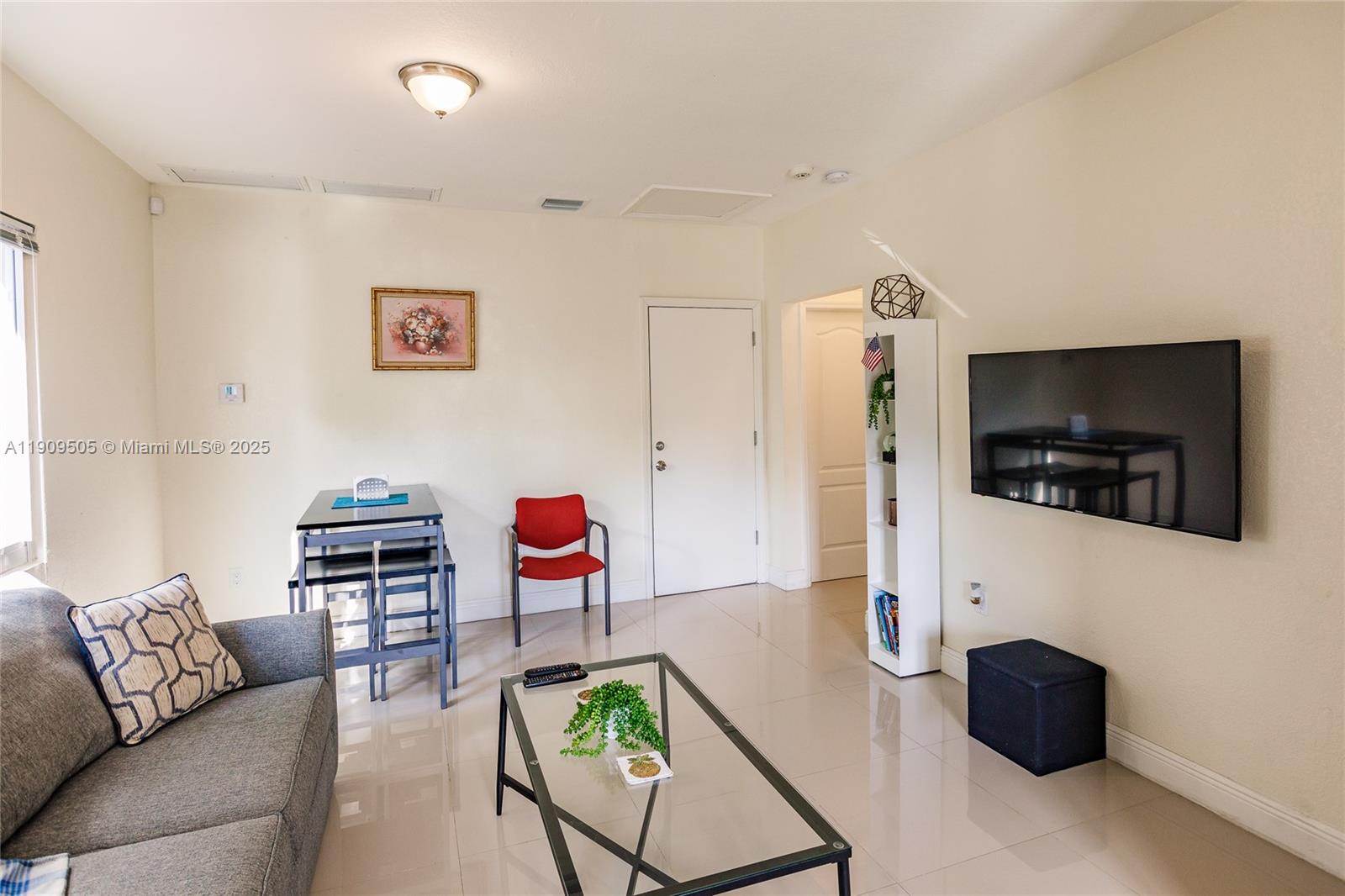 LAWRENCE ESTATES LAND COS - Residential Lease