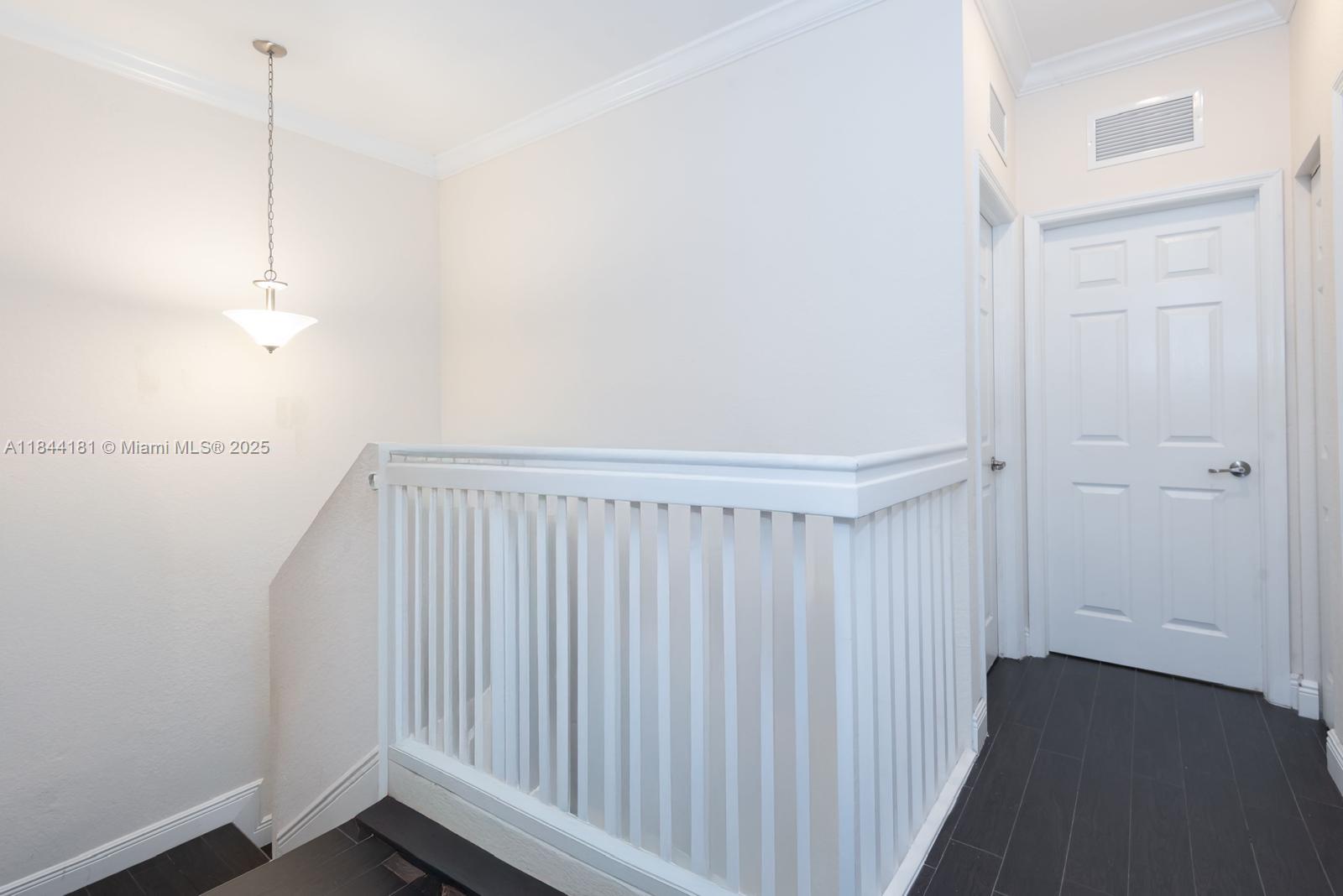 KENDALL COMMONS TOWNHOMES - Residential