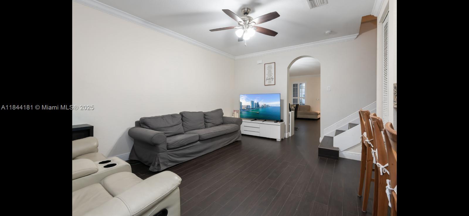 KENDALL COMMONS TOWNHOMES - Residential