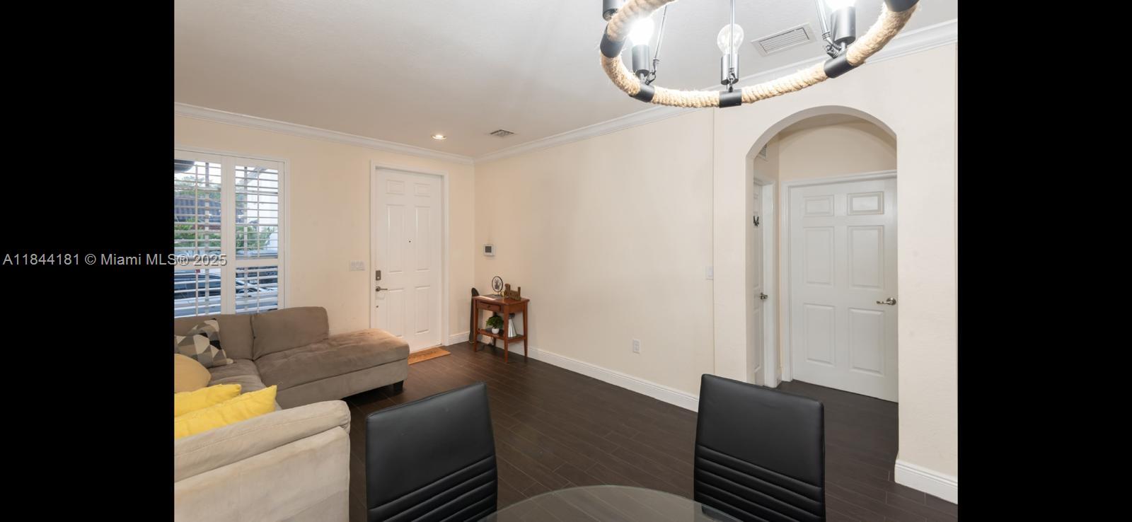 KENDALL COMMONS TOWNHOMES - Residential