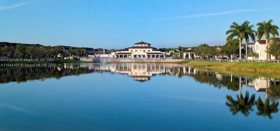 KENDALL COMMONS TOWNHOMES - Residential