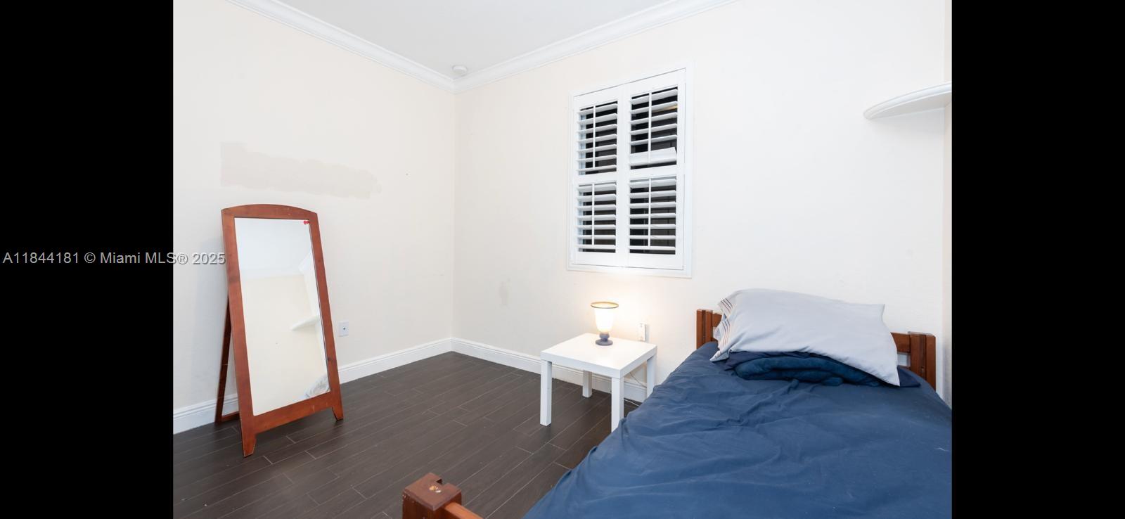 KENDALL COMMONS TOWNHOMES - Residential