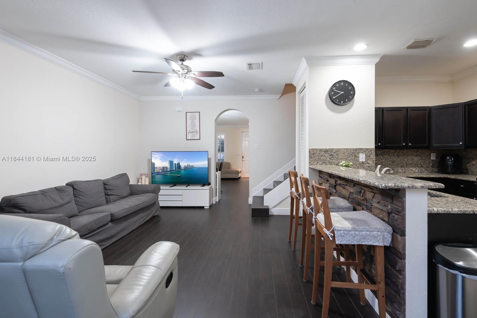 KENDALL COMMONS TOWNHOMES - Residential