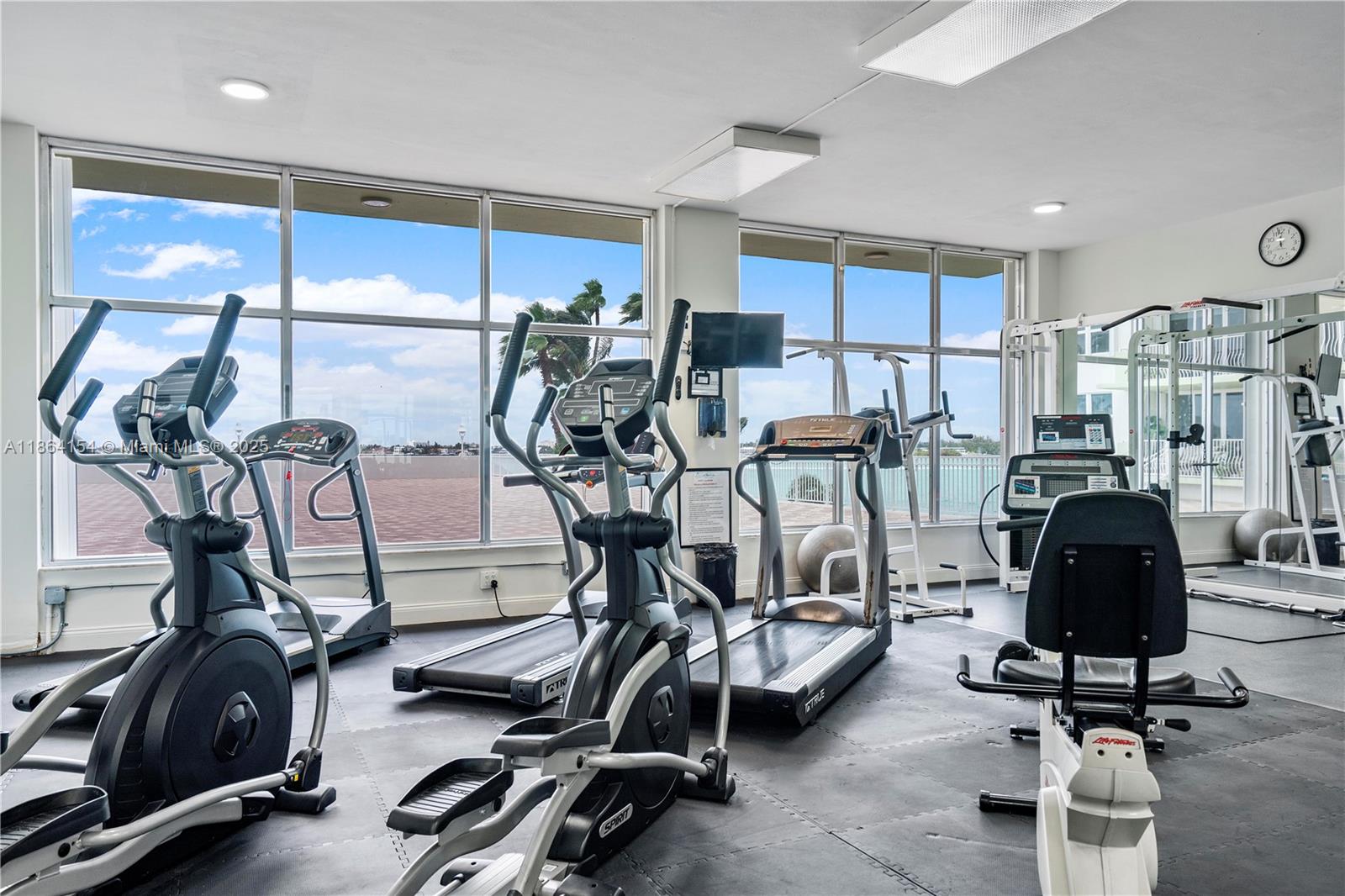 ISLAND POINTE CONDO - Residential Lease