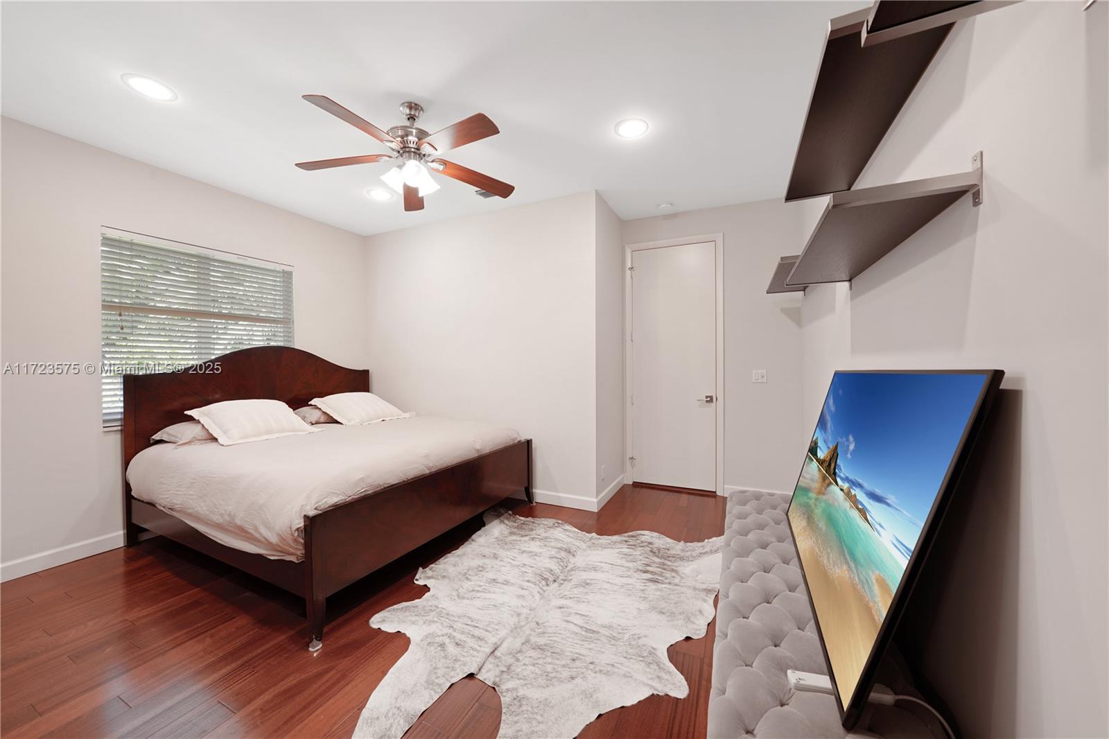 SECTOR 7 - - Residential Lease