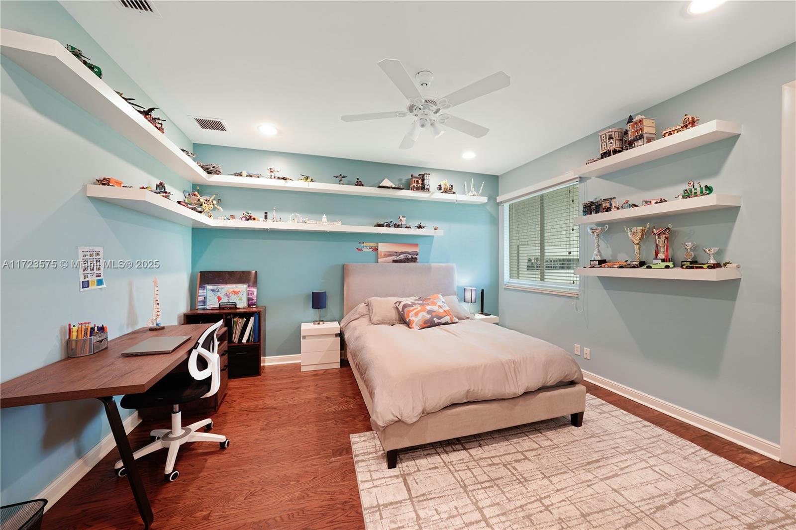 SECTOR 7 - - Residential Lease