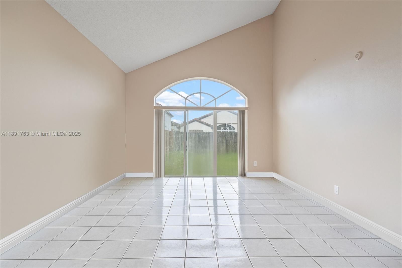 LAGO MAR SOUTH - Residential