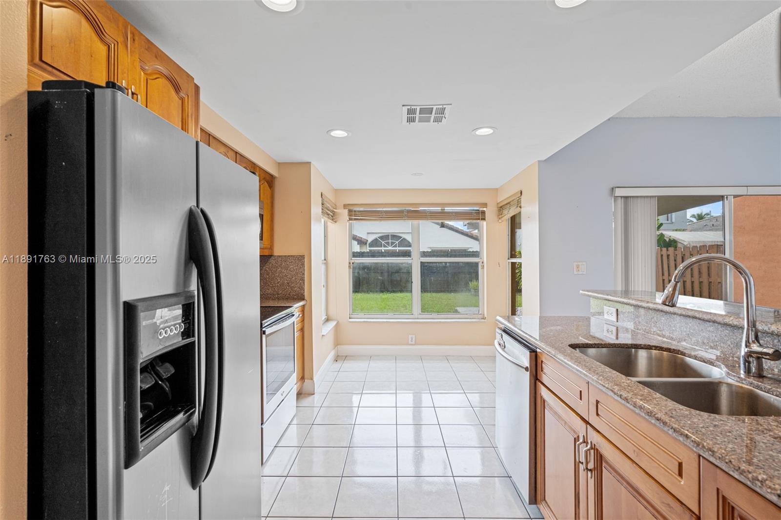 LAGO MAR SOUTH - Residential