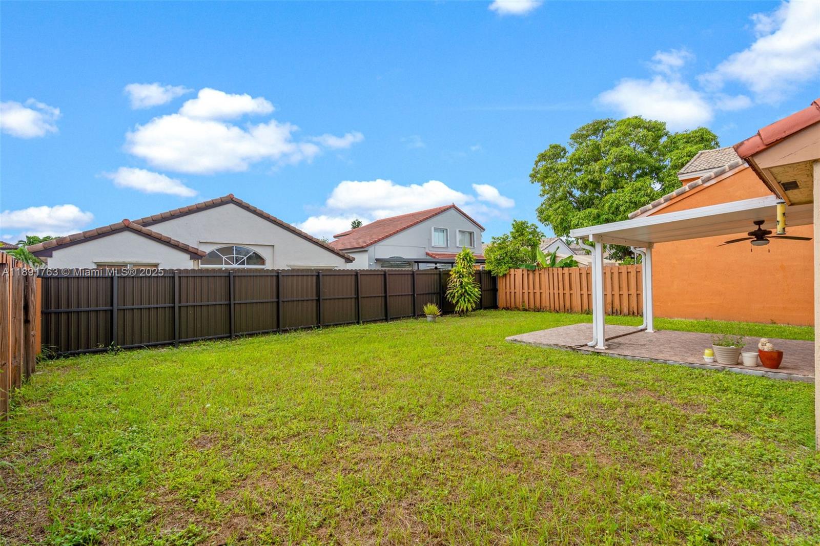 LAGO MAR SOUTH - Residential