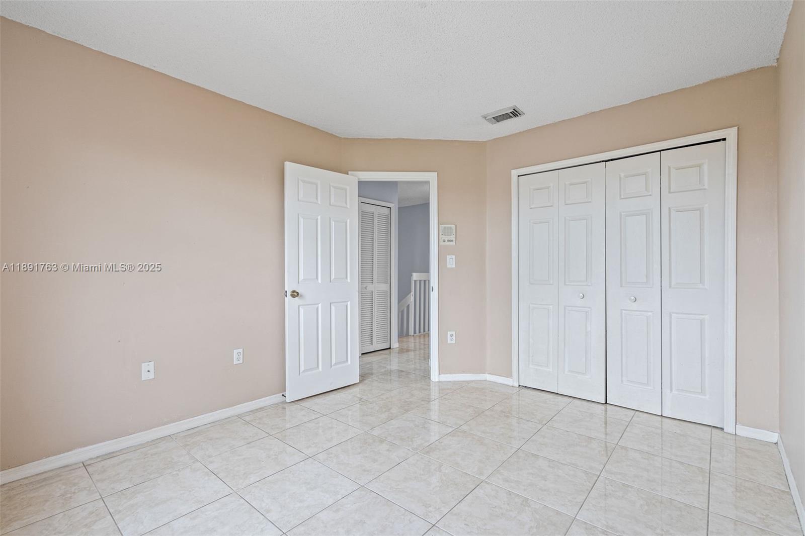 LAGO MAR SOUTH - Residential