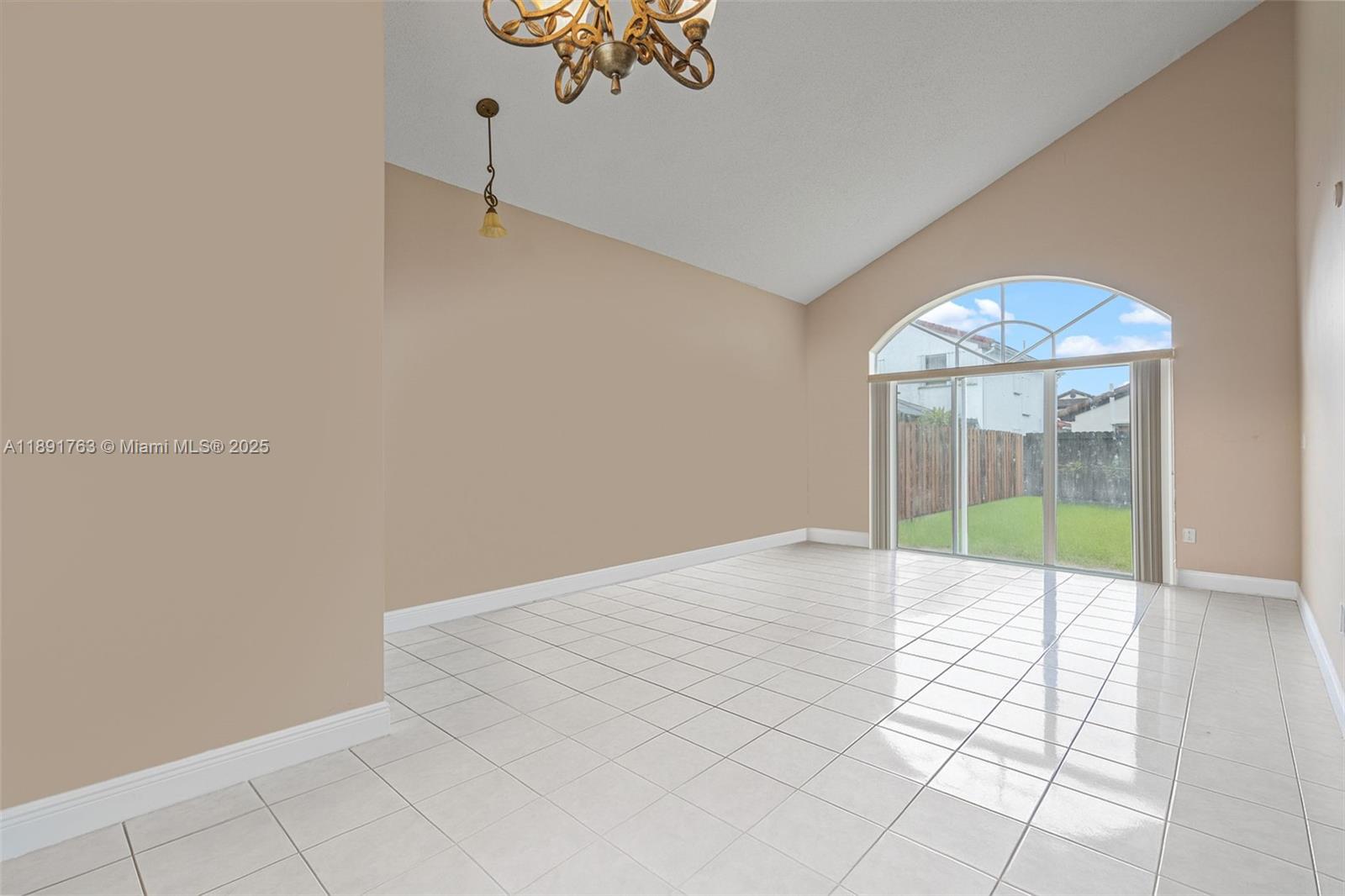 LAGO MAR SOUTH - Residential