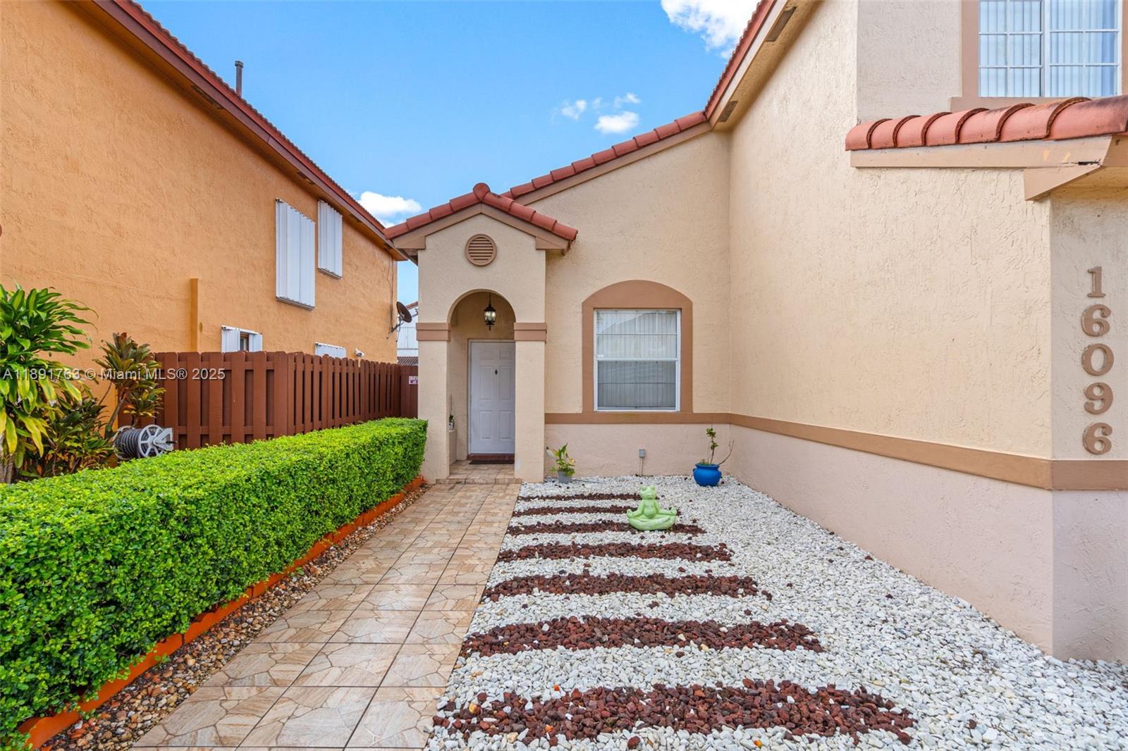 LAGO MAR SOUTH - Residential