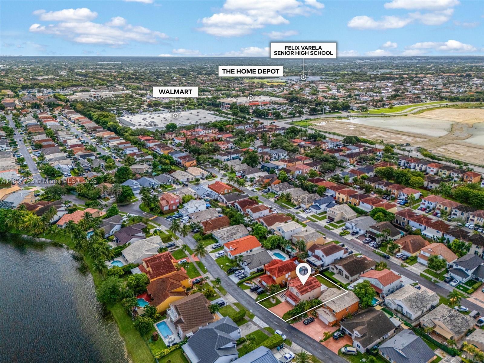 LAGO MAR SOUTH - Residential