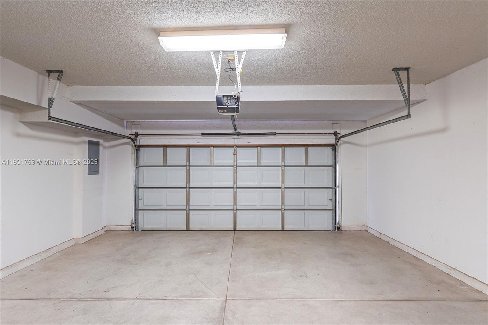 LAGO MAR SOUTH - Residential