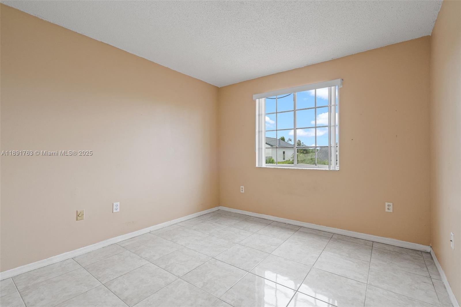 LAGO MAR SOUTH - Residential