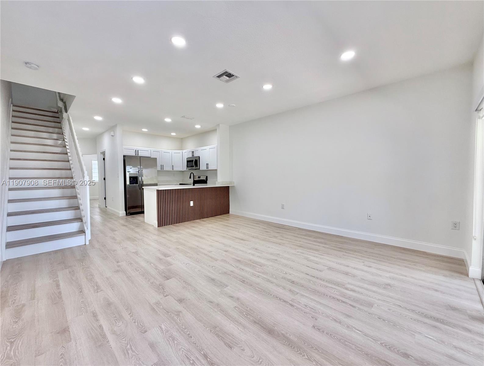 4412 Woodland Cir 4412