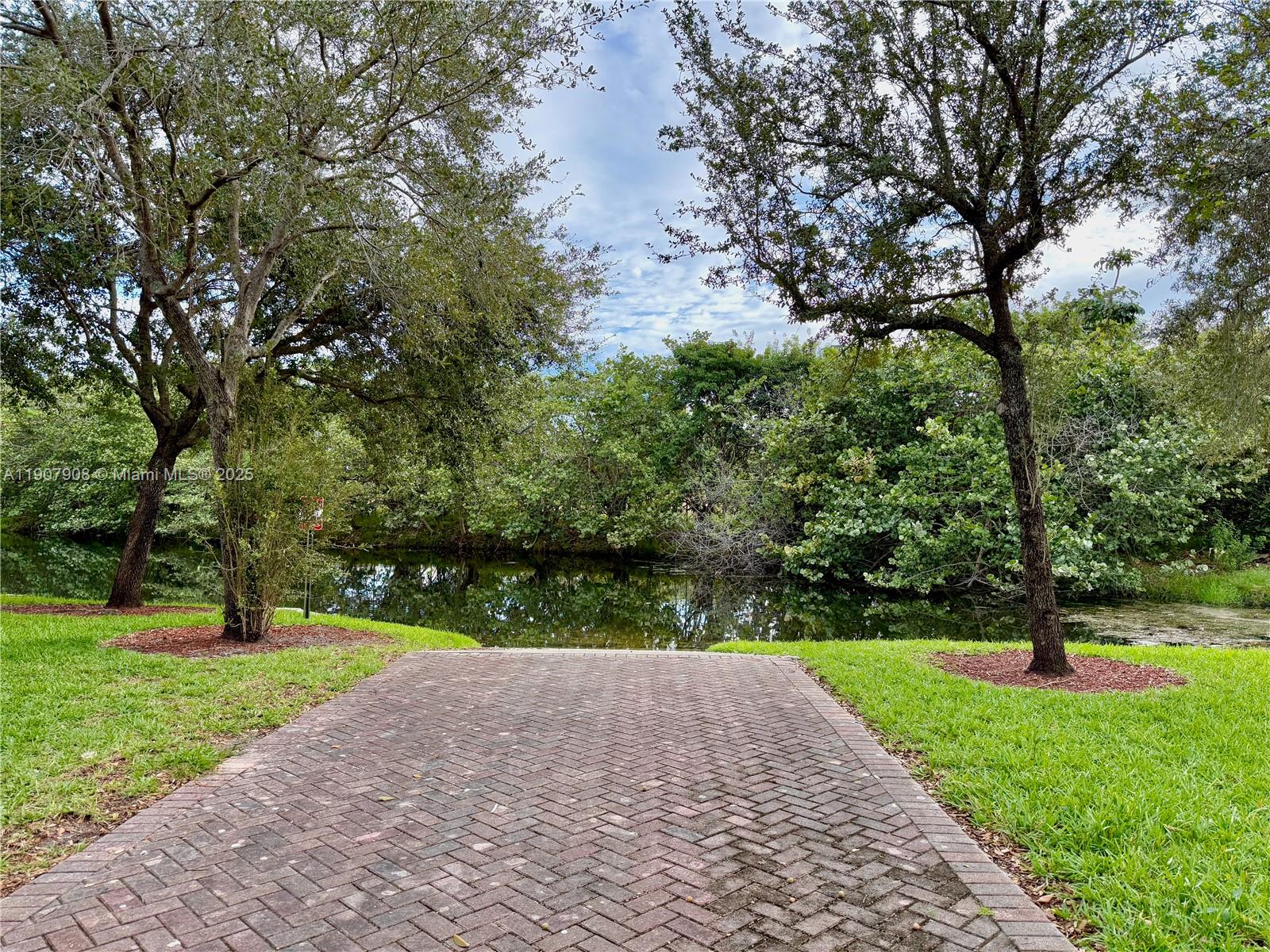 WOODLANDS COUNTRY CLUB - Residential