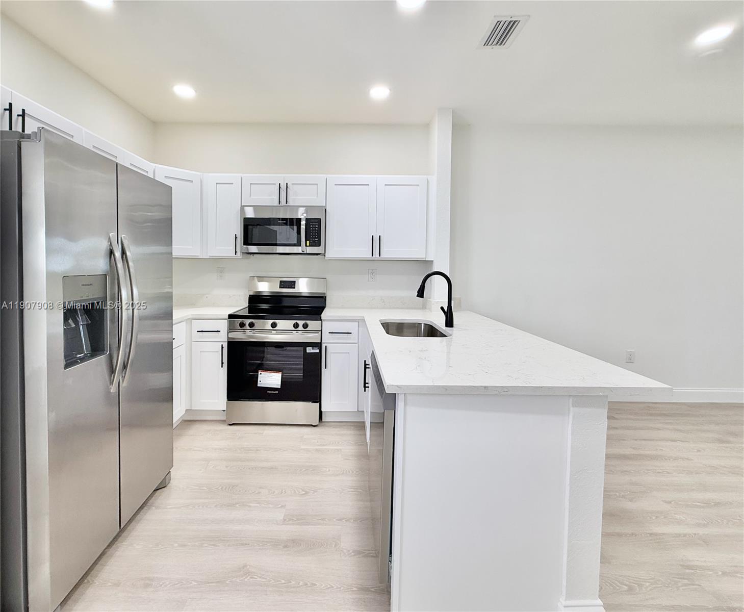 WOODLANDS COUNTRY CLUB - Residential