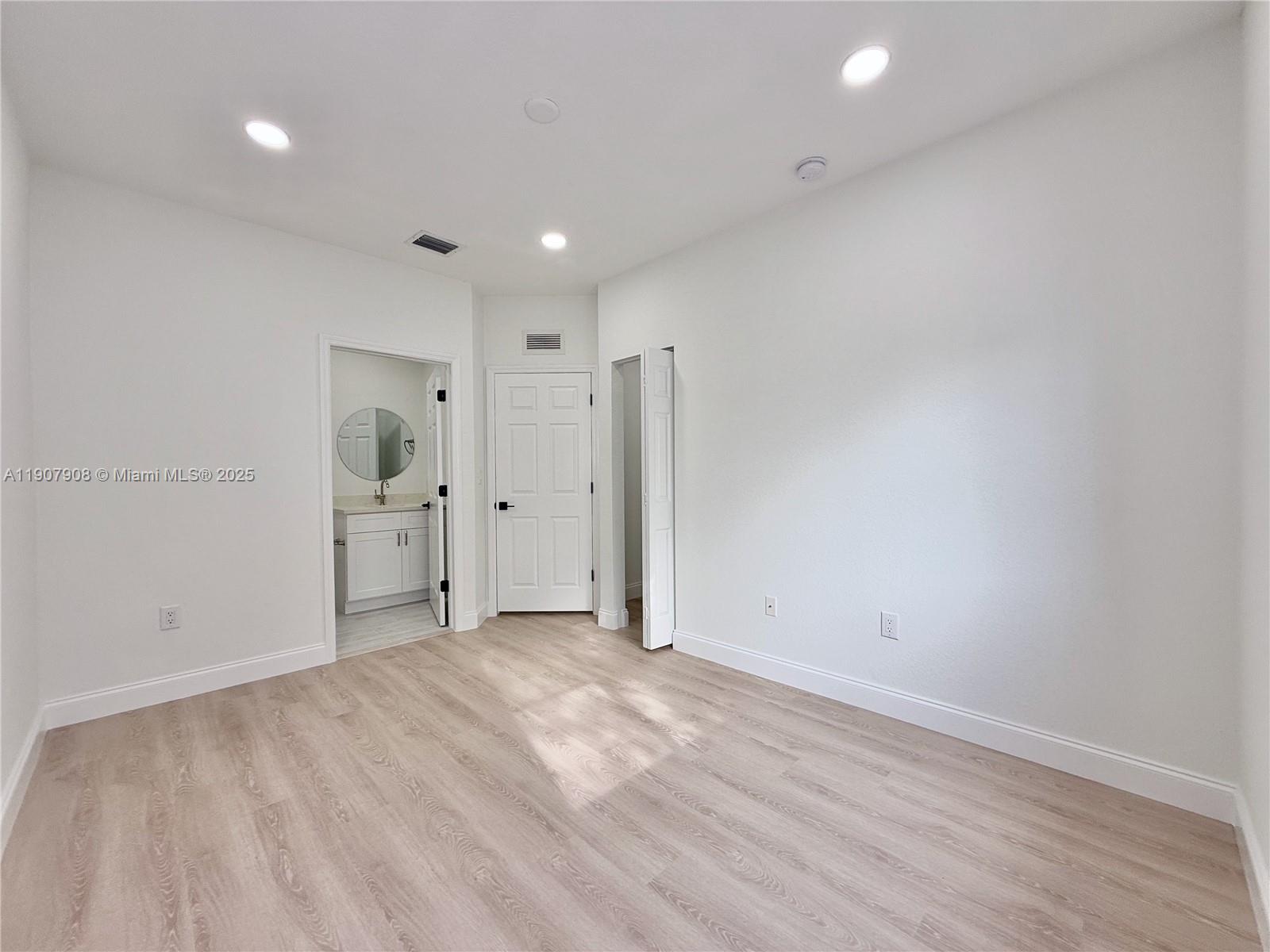 WOODLANDS COUNTRY CLUB - Residential