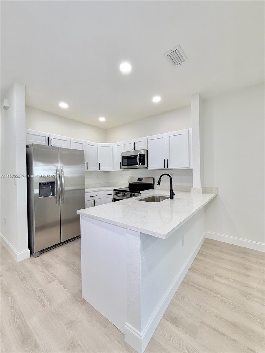 WOODLANDS COUNTRY CLUB - Residential