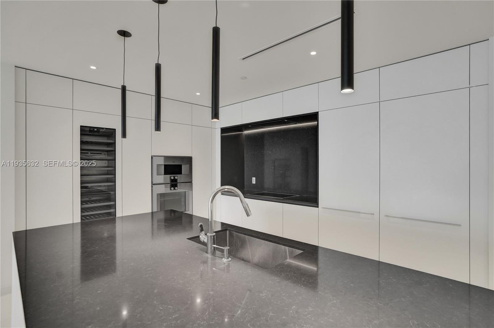 ASTON MARTIN RESIDENCES - Residential