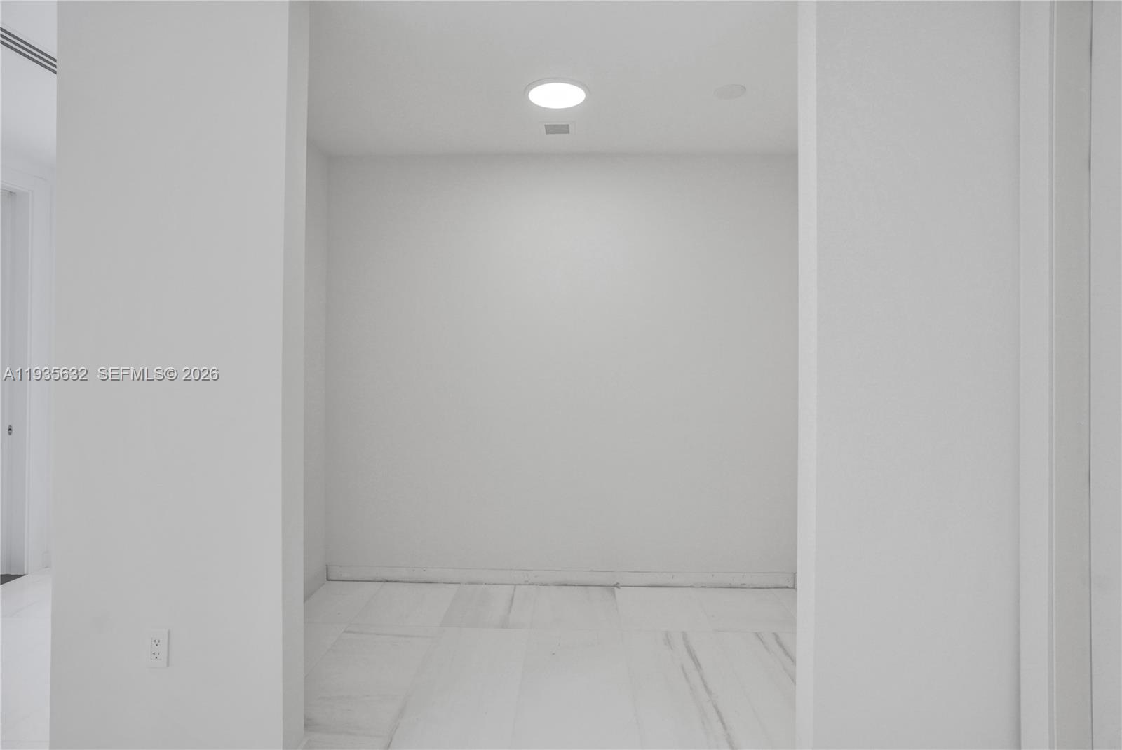 ASTON MARTIN RESIDENCES - Residential