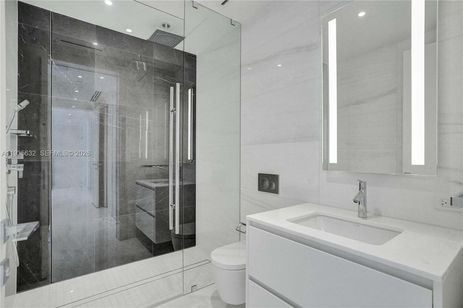 ASTON MARTIN RESIDENCES - Residential