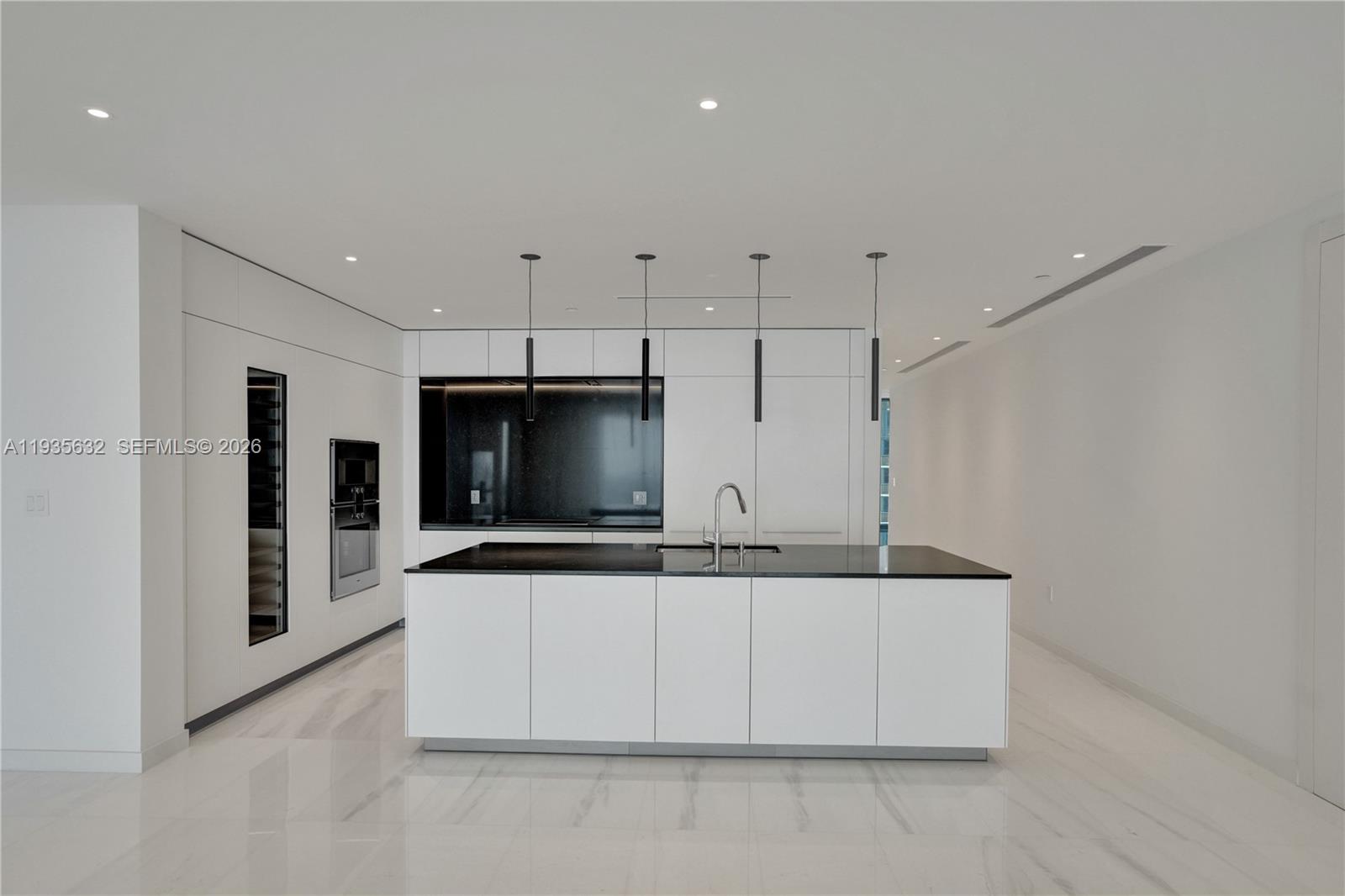 ASTON MARTIN RESIDENCES - Residential