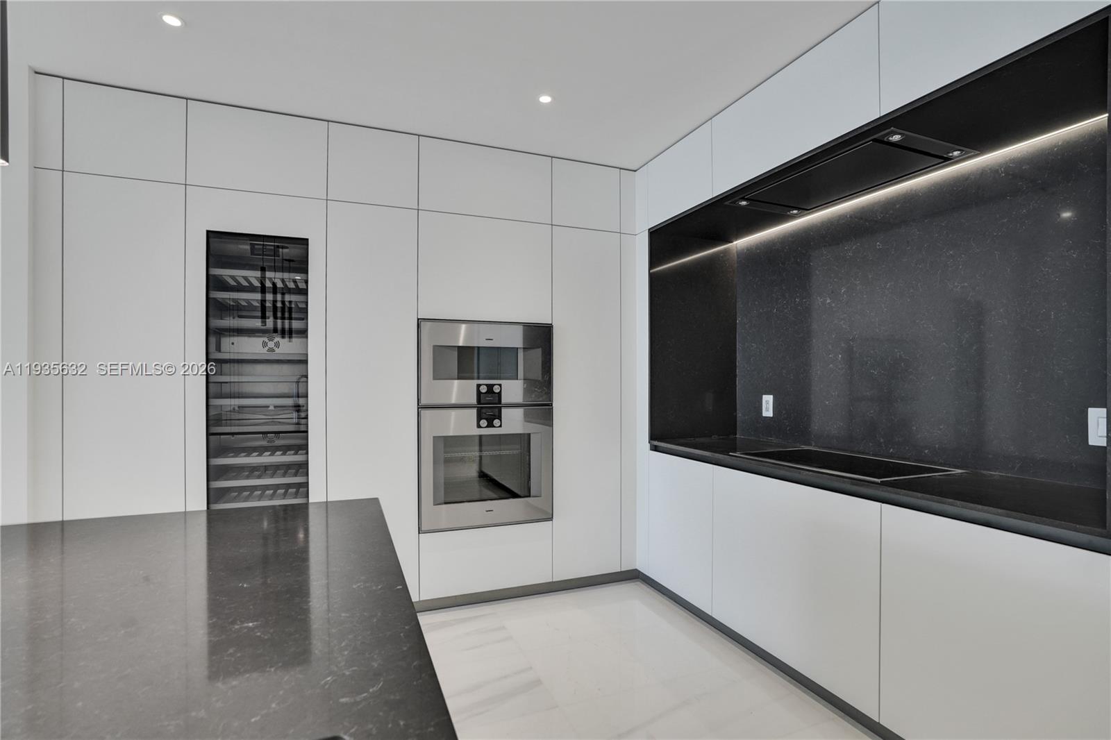 ASTON MARTIN RESIDENCES - Residential