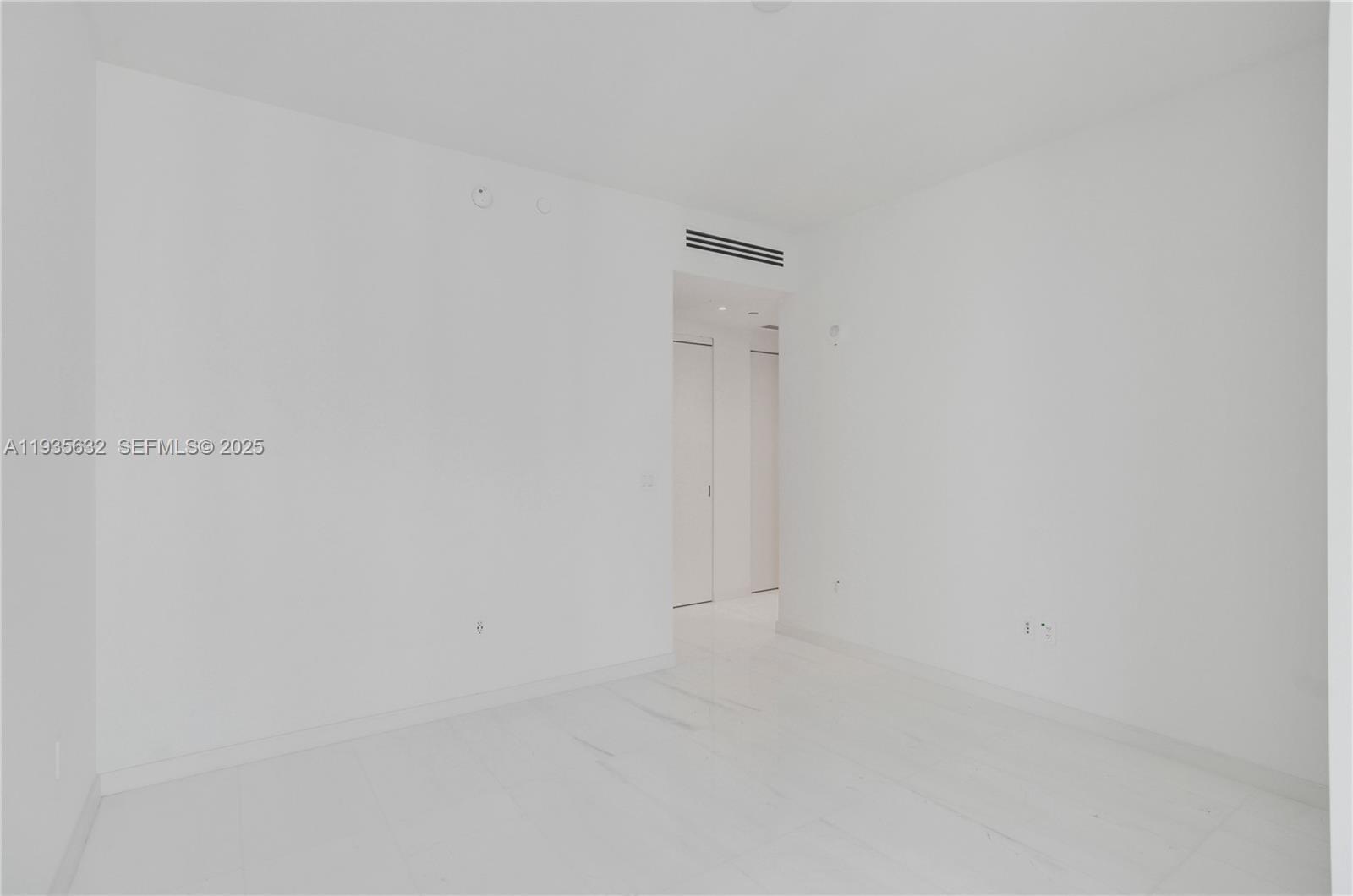 ASTON MARTIN RESIDENCES - Residential