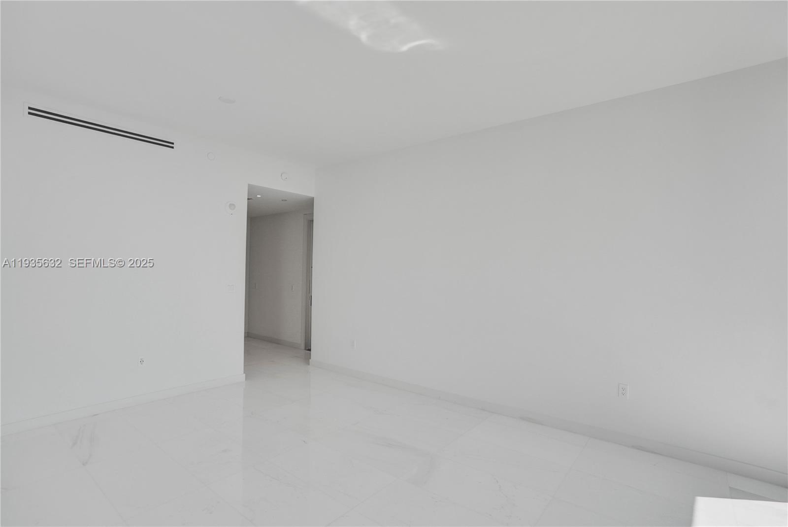 ASTON MARTIN RESIDENCES - Residential