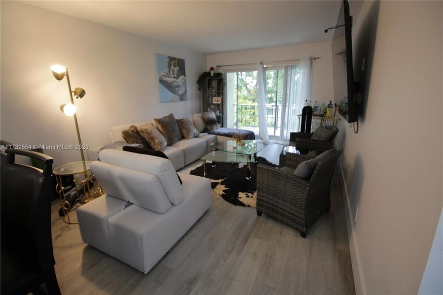 Fabulous, newly remodeled 2/2 FURNISHED apartment on the 2nd floor! located in Wilton Manors! Great location!  Apartment is bright, has new flooring, wood cabinets, quartz countertops, a new central AC, upgraded appliances and assigned parking space. Sits on a quiet street just steps away from all of the local bars and restaurants, whether you work from home or commute you will love all that this apartment has to offer.
Bring your best offers!  TENANT MUSH HAVE RENTAL INSURANCE