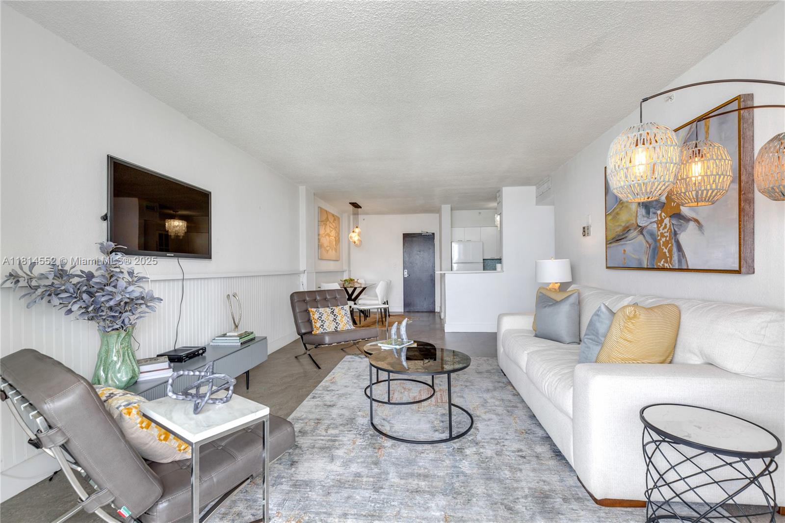 FLAMINGO TOWER - Residential Lease