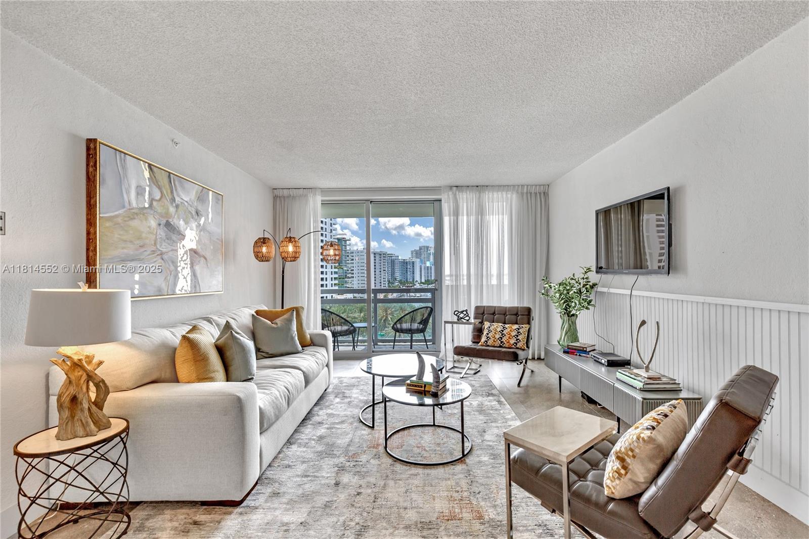 FLAMINGO TOWER - Residential Lease