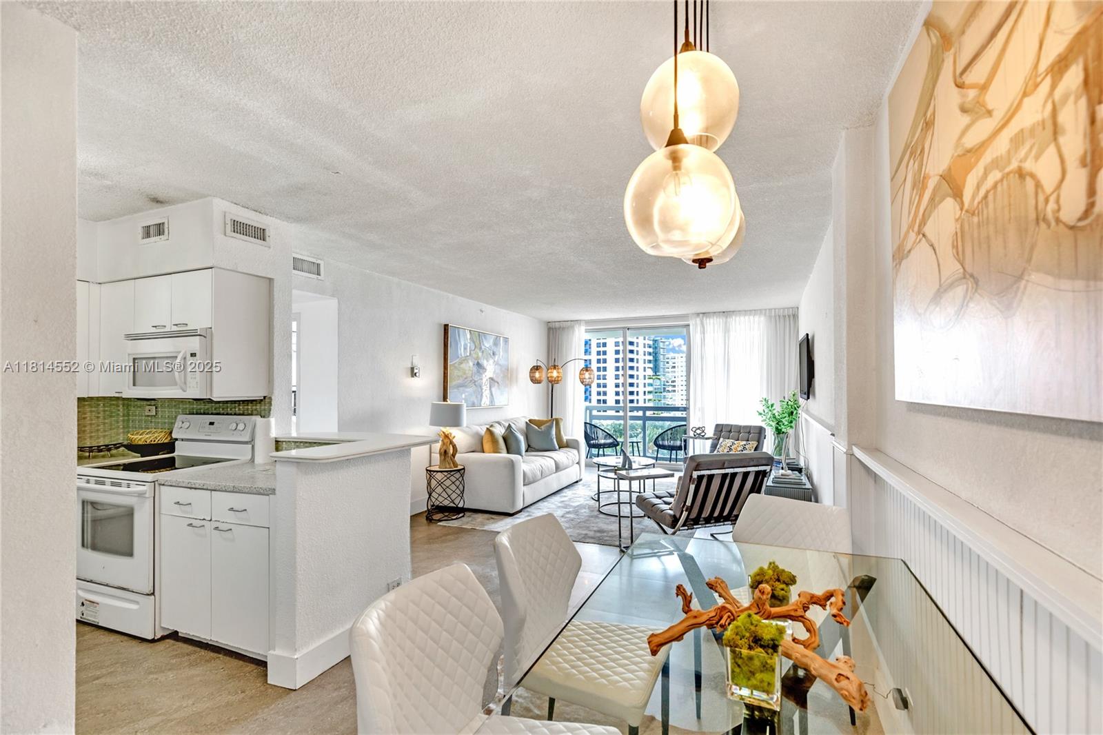 FLAMINGO TOWER - Residential Lease