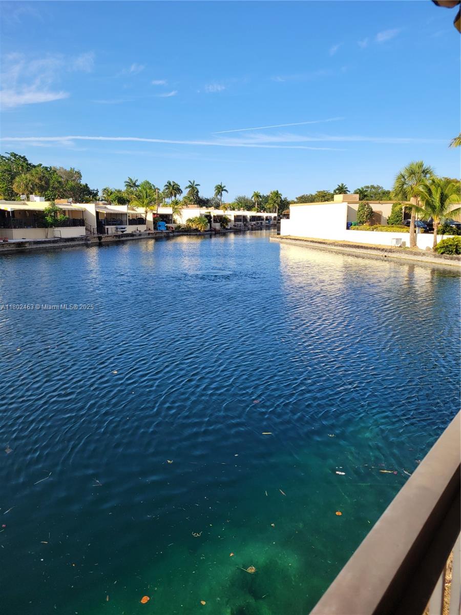 7003 Crown Gate Ct, Miami Lakes, Miami-Dade County, Florida - 3 Bedrooms  
2 Bathrooms - 