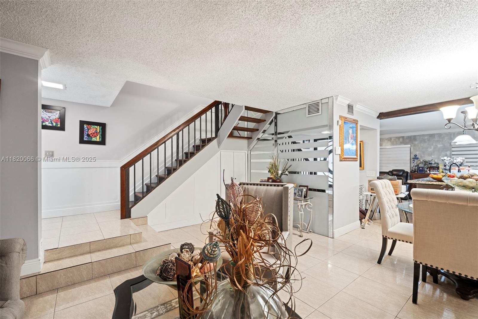 EVERGLADES SUGAR & LAND C - Residential Lease
